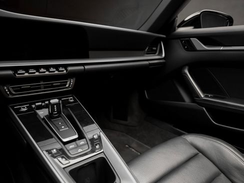 Used 2020 Porsche 911 Carrera image 42