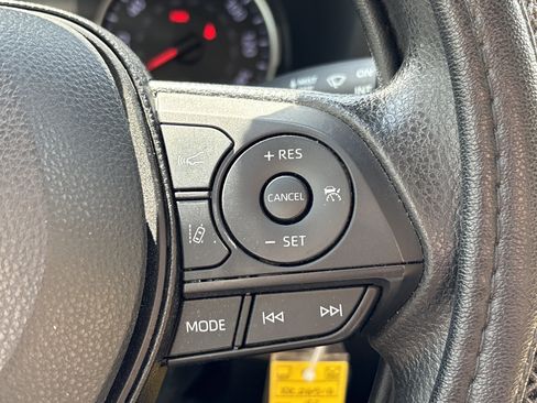 Used 2022 Toyota RAV4 LE FWD image 19