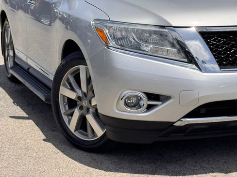 Used 2015 Nissan Pathfinder Platinum w/ Cargo Package FWD image 4