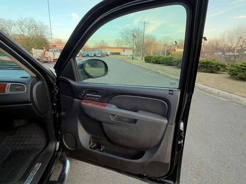 Used 2010 Chevrolet Silverado 1500 LTZ w/ Z71 Appearance Package image 28