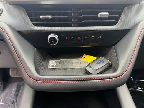 Used 2025 Ford Explorer ST-Line image 27