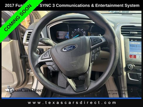Used 2017 Ford Fusion SE w/ Fusion SE Technology Package image 8