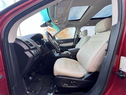 Used 2016 Ford Explorer Platinum image 24