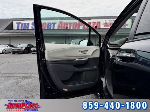Used 2024 Toyota Sienna XLE FWD image 26