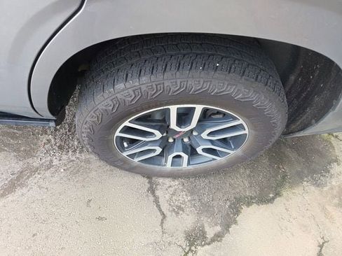 Used 2024 GMC Yukon AT4 w/ AT4 Premium Plus Package image 7