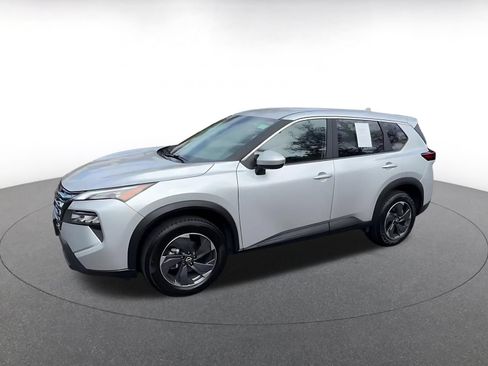 Used 2025 Nissan Rogue SV FWD image 7