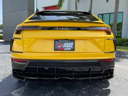 Used 2022 Lamborghini Urus AWD/4WD image 20