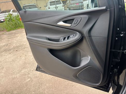 Used 2025 Buick Encore GX Preferred FWD image 18