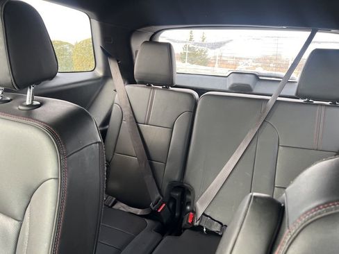Used 2023 Chevrolet Traverse RS image 27