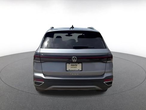 Used 2025 Volkswagen Taos SE FWD image 12