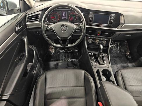 Used 2021 Volkswagen Jetta SE FWD image 4