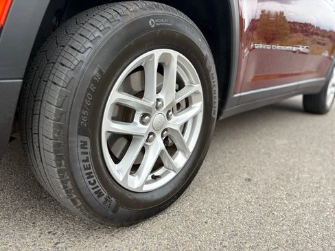 Used 2023 Jeep Grand Cherokee L Laredo w/ Luxury Tech Group I image 13