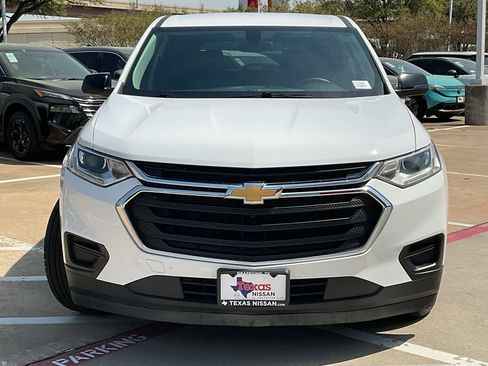 Used 2021 Chevrolet Traverse LS image 3
