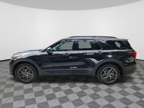Used 2025 Ford Explorer ST-Line w/ ST-Line Street Pack AWD/4WD image 5