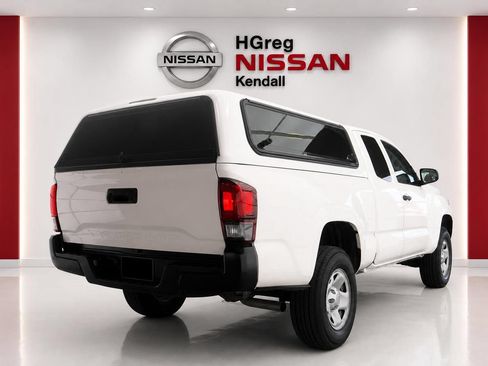 Used 2021 Toyota Tacoma SR RWD image 4