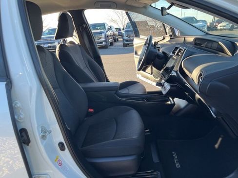 Used 2017 Toyota Prius One image 18