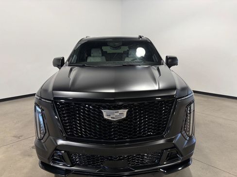 Used 2026 Cadillac Escalade V w/ LPO, ONYX Package AWD/4WD image 8