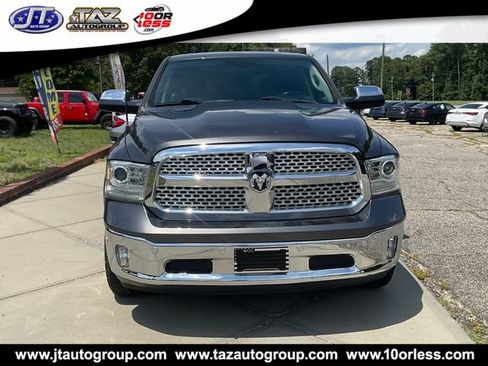 Used 2017 RAM 1500 Laramie w/ Convenience Group AWD/4WD image 2