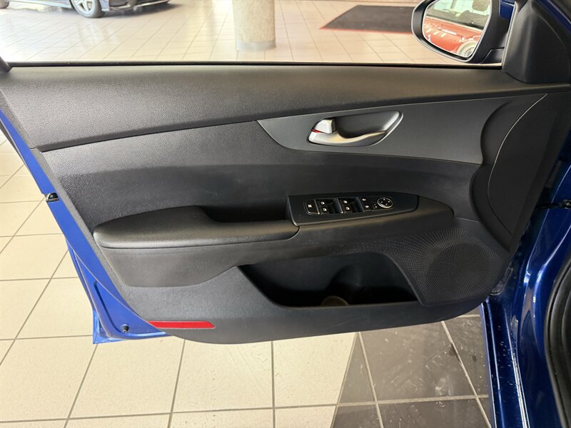 Used 2021 Kia Forte LXS FWD image 13