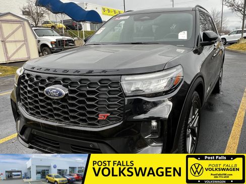 Used 2025 Ford Explorer ST image 1