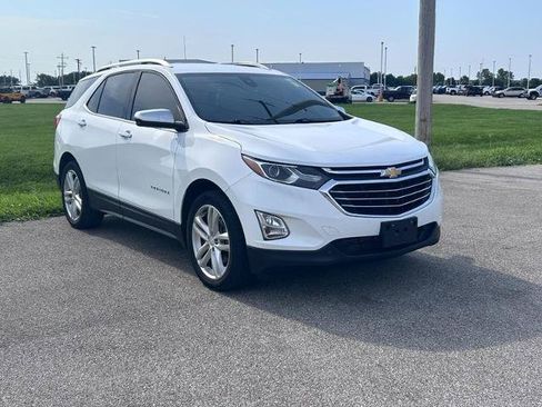 Used 2018 Chevrolet Equinox Premier w/ Infotainment II Package AWD/4WD image 2