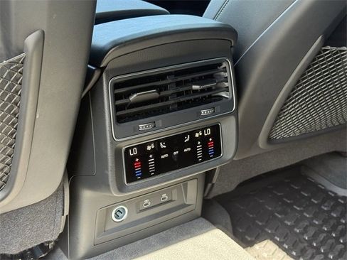 Used 2023 Audi Q8 Premium Plus w/ Premium Plus Package image 30
