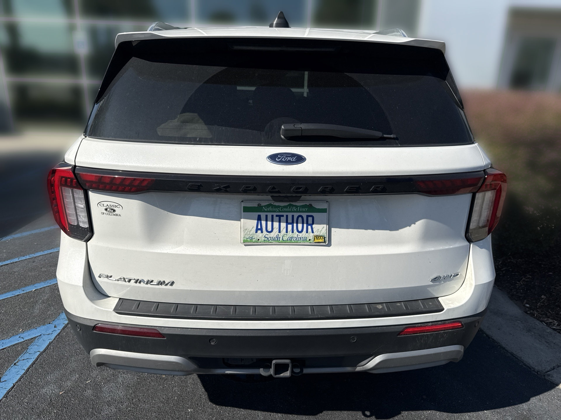 Used 2025 Ford Explorer Platinum AWD/4WD image 4