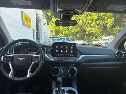 Used 2025 Chevrolet Blazer LT FWD image 29