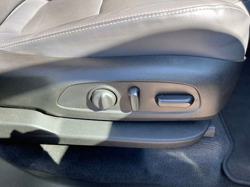 Used 2020 Chevrolet Traverse Premier image 40