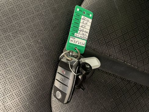 Used 2016 Kia Optima EX w/ Premium Package image 29