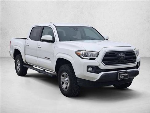 Used 2018 Toyota Tacoma SR5 image 3