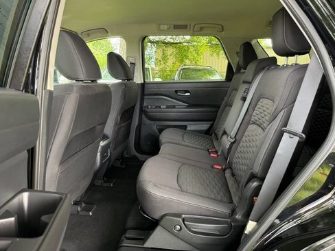 Used 2022 Nissan Pathfinder S AWD/4WD image 14