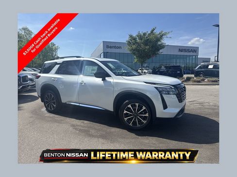 New 2026 Nissan Pathfinder Platinum AWD/4WD image 1
