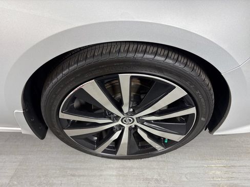 Used 2021 Nissan Altima 2.5 SR FWD image 10