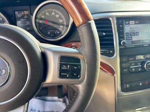 Used 2011 Jeep Grand Cherokee Overland AWD/4WD image 26