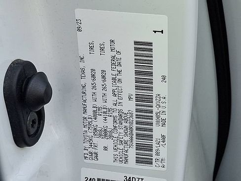 Certified 2024 Toyota Sequoia Platinum AWD/4WD image 27