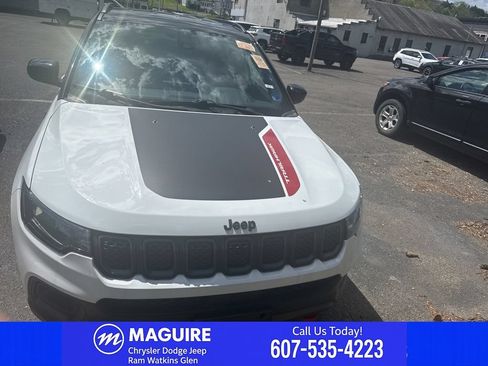 Used 2024 Jeep Compass Trailhawk AWD/4WD image 2