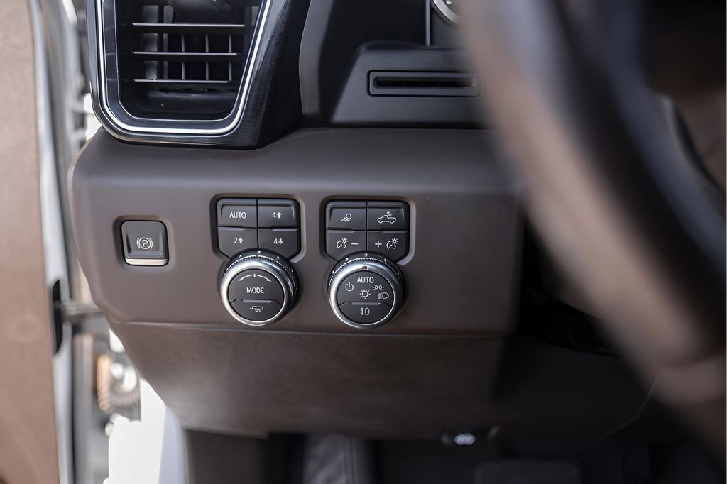 Used 2022 GMC Sierra 1500 Denali AWD/4WD image 18