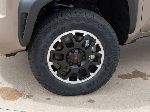 New 2026 Toyota Tacoma TRD Off-Road AWD/4WD image 5