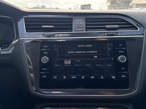 Used 2024 Volkswagen Tiguan SE FWD image 18