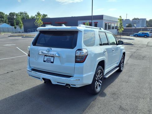 Used 2023 Toyota 4Runner Limited AWD/4WD image 4