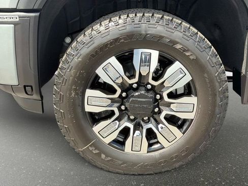 New 2026 GMC Sierra 2500 Denali w/ Denali Reserve Package AWD/4WD image 10