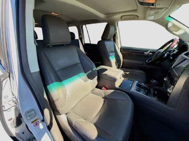 Used 2018 Lexus GX 460 Luxury AWD/4WD image 25