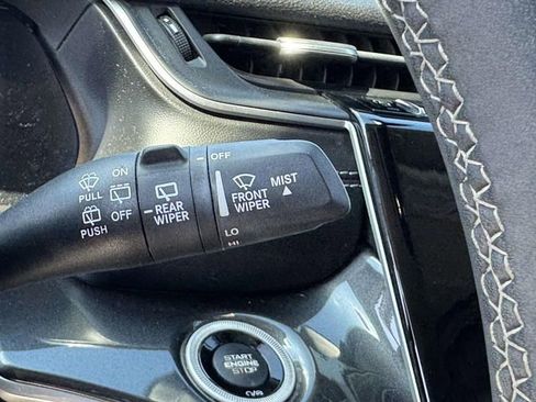 Used 2023 Jeep Grand Cherokee Laredo w/ Luxury Tech Group I AWD/4WD image 29