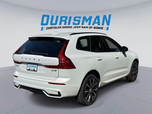 Used 2024 Volvo XC60 B5 Plus AWD/4WD image 2