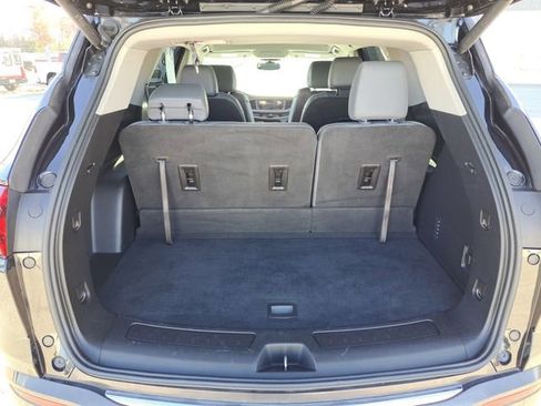 Used 2021 Buick Enclave Essence image 25