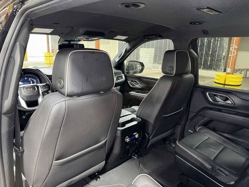 Used 2023 GMC Yukon SLT image 28