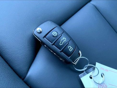 Certified 2025 Audi Q3 2.0T Premium w/ Convenience Package image 12