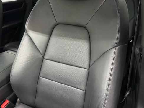 Used 2022 Porsche Cayenne AWD/4WD image 84