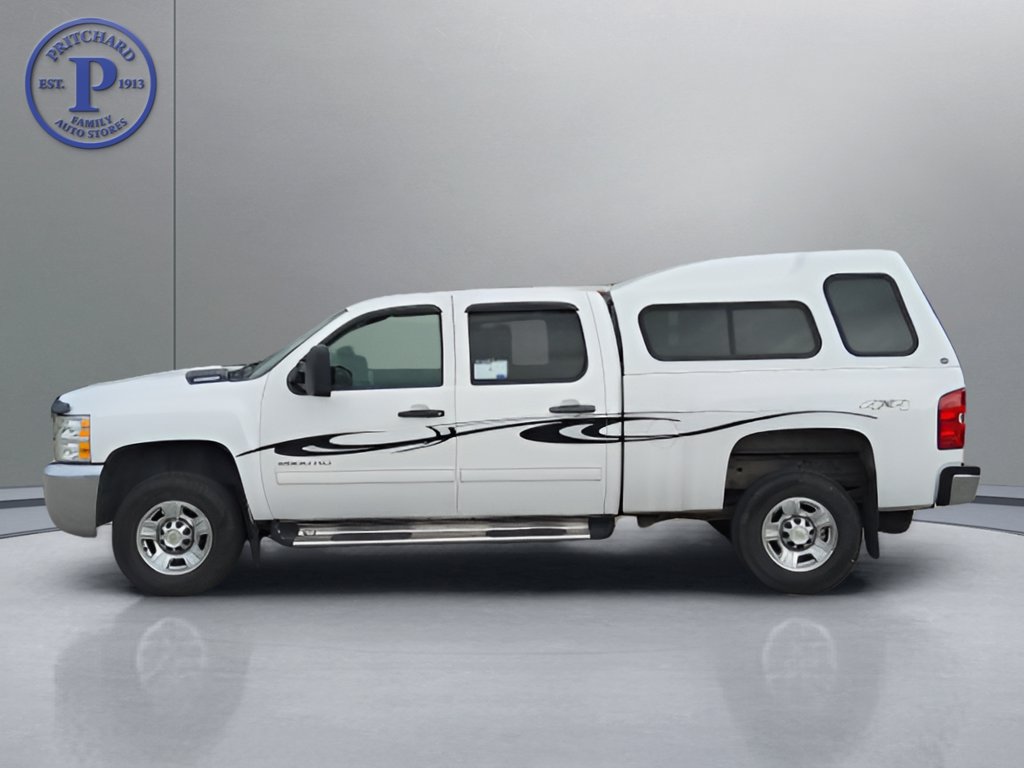 Used 2010 Chevrolet Silverado 2500 LT w/ Interior Plus Package AWD/4WD image 4